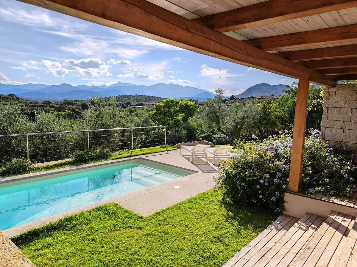 Fantastica Villa Con Piscina 9 Posti Letto 蓬塔迪亚